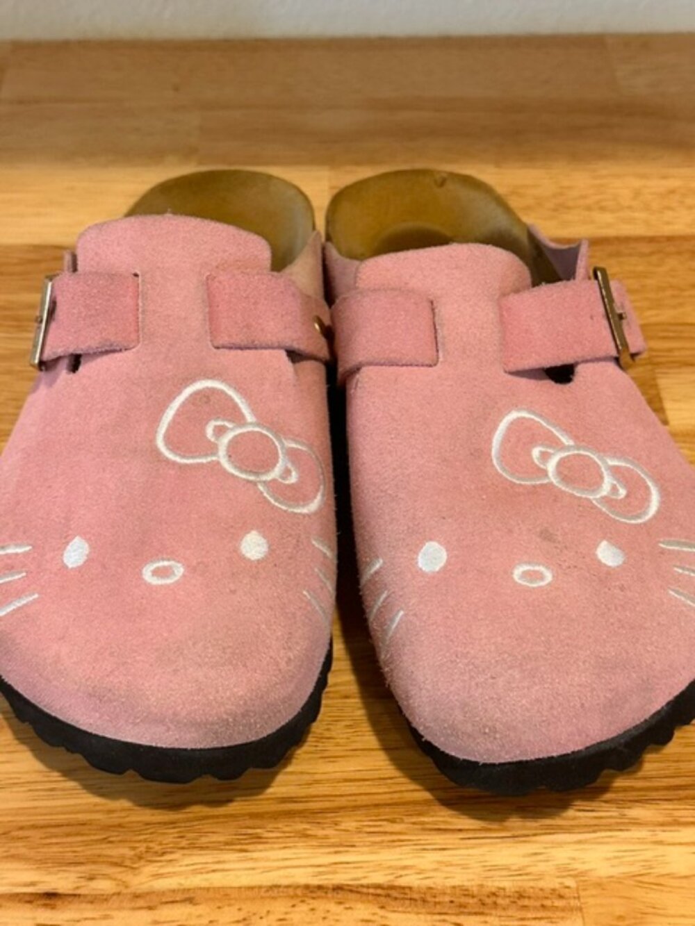 Hello Kitty | Clogs Pink Suede Sz 8